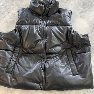 Black Puffer Vest Jacket - old navy NWTS